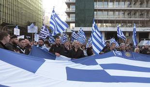 Grška vlada v novi krizi zaradi dogovora z Makedonijo