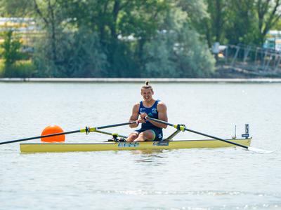 Skif in dvojec brez krmarja v nadaljevanje bojev