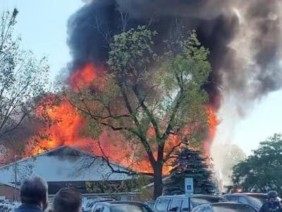 Po streljanju v cerkvi v Michiganu izbruhnil požar #video