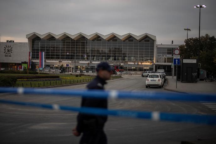 Novi Sad | V zrušenju nadstreška železniške postaje v Novem Sadu, ki se je zgodila 1. novembra, je življenje izgubilo 15 ljudi, dva sta še vedno v kritičnem stanju. | Foto Reuters