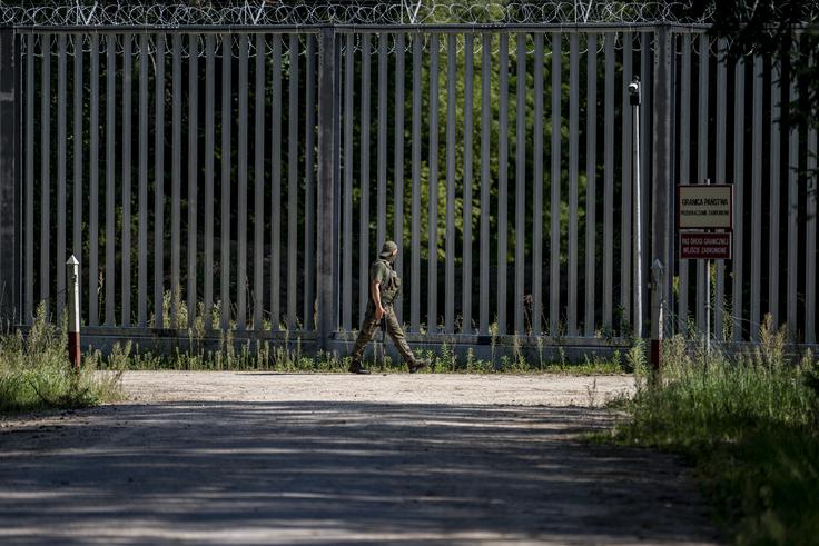 Poljska je leta 2021 zaradi preprečevanja nezakonitih migracij na meji z Belorusijo postavila ograjo. | Foto: Guliverimage