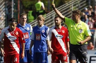 Bayern odpihnil Stuttgart, čaroben preobrat Cottbusa