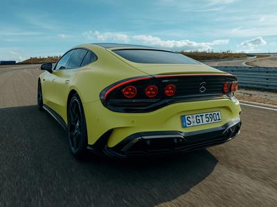 Mercedesov štirivratni kupe AMG - izjemne zmogljivosti, zvok V8 pa le iz zvočnikov
