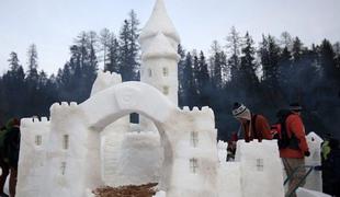 V Podpeci se je zbrala 101 ekipa graditeljev snežnih gradov