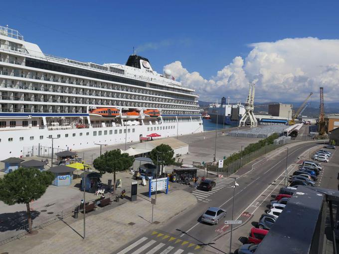 Viking Sky, potniška ladja, Koper | Foto: STA/Bojan Kralj