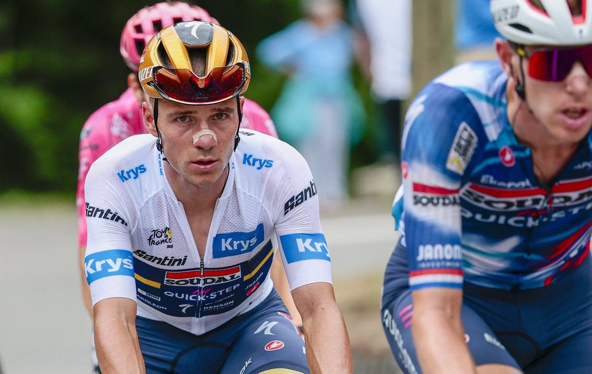 Remco Evenepoel | Remco Evenepoel ne ve, kje se skrivajo razlogi za njegovo slabo počutje na kolesu. | Foto Guliverimage