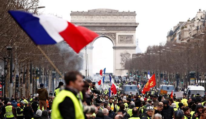 rumeni jopiči protest francija pariz | Foto: Reuters