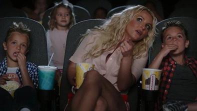 Britney v novem videospotu s sinovoma