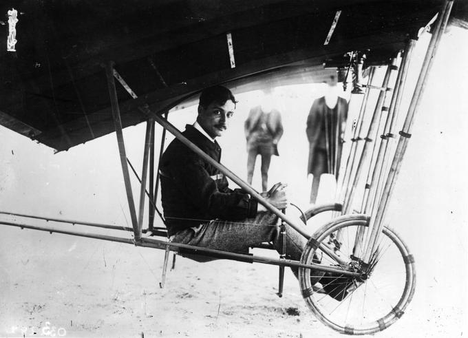 Roland Garros se je v letalstvo zaljubil po ogledu letalskega mitinga v okolici Reimsa leta 1909. Sprva se je navduševal nad postavljanjem višinskih rekordov ... | Foto: Getty Images