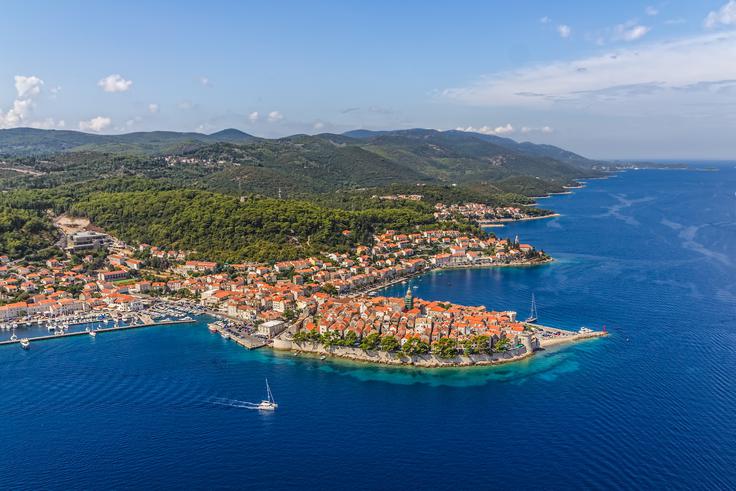 Najeto superjahto Billa Gatesa so lani opazili ob obali Korčule. Ustanovitelj Microsofta je po Jadranu v lastni režiji sicer križaril tudi v letih 2009, 2013 in 2017. | Foto: Thinkstock