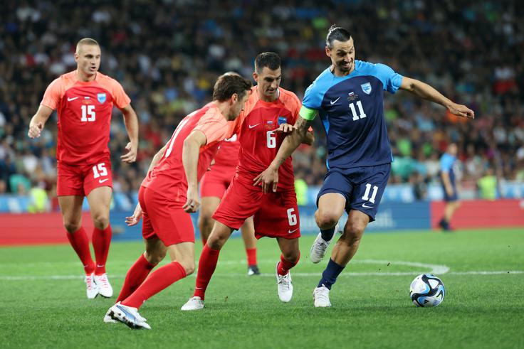 Šeško je v mladosti zelo rad vpijal znanje, poteze in nepredvidljivost Zlatana Ibrahimovića. Najbolj zaradi tega, ker je švedski as neprestano užival na zelenici in zabaval občinstvo. ''Delal je tisto, kar je želel,'' je občudoval Šveda, ki se je ob koncu prejšnje sezone poslovil od igrišč in nedavno kot glavno presenečenje večera popestril človekoljubni spektakel v Stožicah. | Foto: www.alesfevzer.com