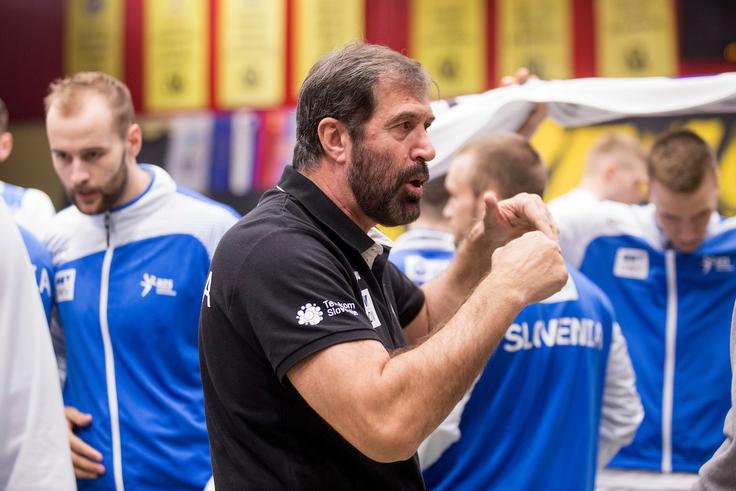 Veselin Vujović bo danes vodil Slovenijo proti Makedoniji. | Foto: Urban Urbanc/Sportida