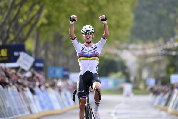 Tadej Pogačar v izjemno zbirko dodal še evropski naslov