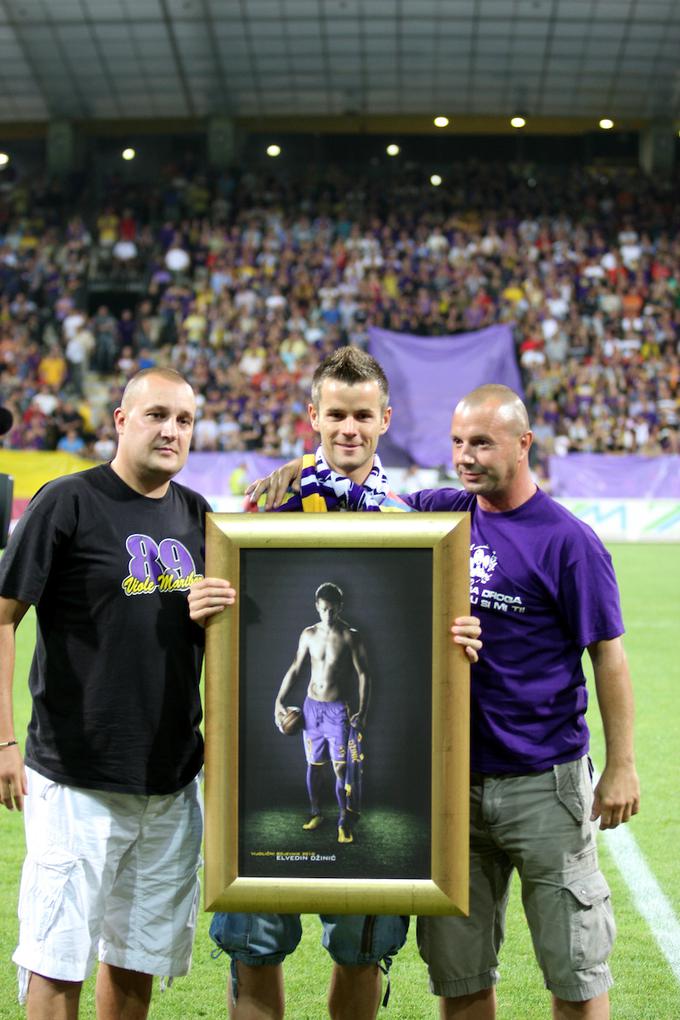 Leta 2010 je iz rok navijačev Maribora prejel nagrado. | Foto: Marjan Kelner/Sportida