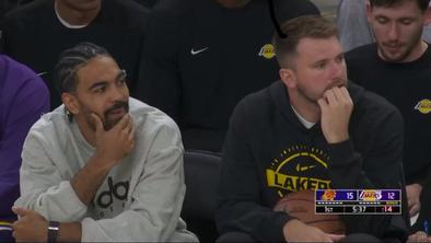 Začelo se je z visokim porazom LA Lakers, Luka Dončić je le gledal #video