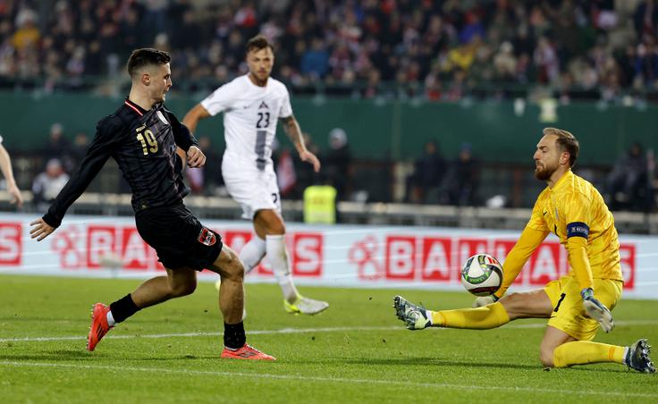 Skupinski del lige narodov je Oblak sklenil z remijem na Dunaju. | Foto: Reuters