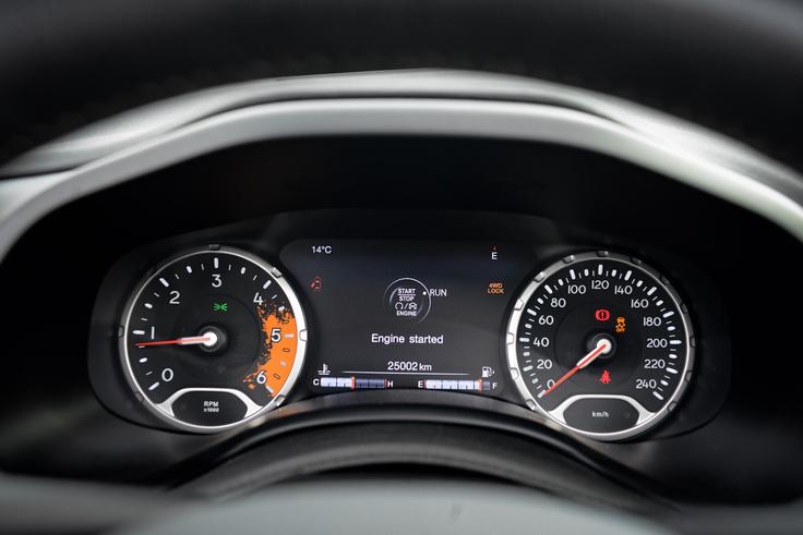 Jeep renegade 2.0 Multijet 16v 140 AWD limited - test | Foto: Jure Gregorčič