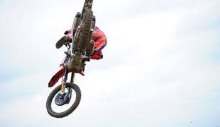 Tim Gajser kot gepard, Febvre s pretresom možganov