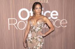 Jennifer Lopez na premieri novega filma sprožila govorice o plastični operaciji