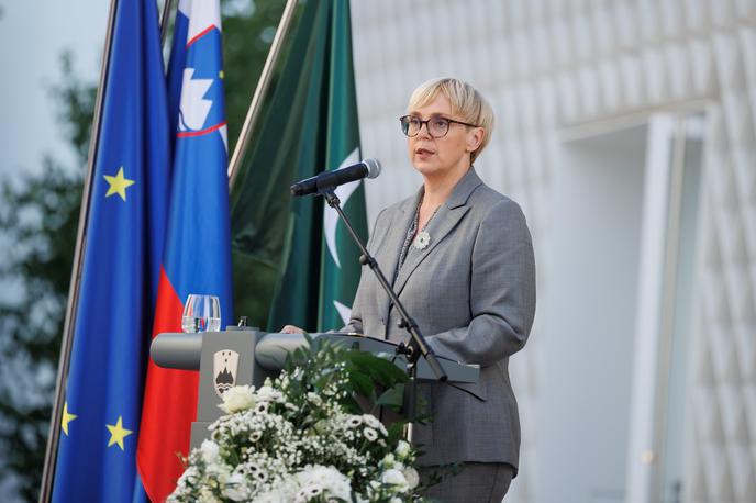Nataša Pirc Musar | Po petkovi udeležbi na komemoraciji v spominskem centru v Potočarih bo obisk končala v soboto v vojaškem oporišču Butmir v Sarajevu, kjer se bo srečala s pripadniki Slovenske vojske, ki delujejo v misijah v BiH. | Foto STA