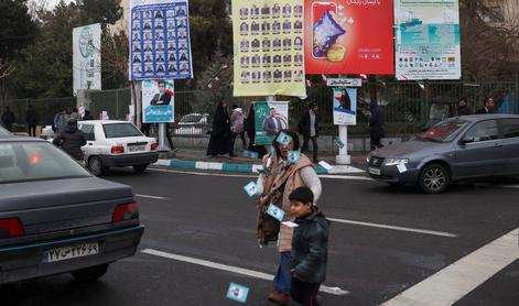 Volitve v Iranu naj bi le utrdile sedanjo oblast