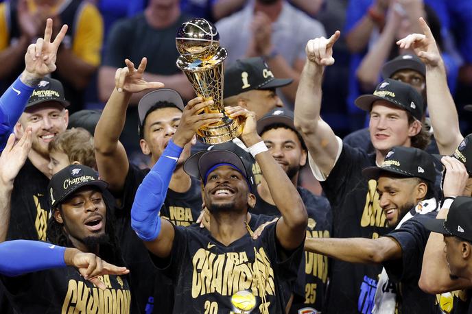 OKC Oklahoma Indiana | Kanadčan Shai Gilgeous-Alexander je po priznanju za MVP igralca rednega dela sezone prejel še priznanje za MVP igralca finalne serije in prvič v karieri osvojil šampionski prstan v ligi NBA. | Foto Reuters