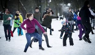 Snežni spopad v Ljubljani #foto #video