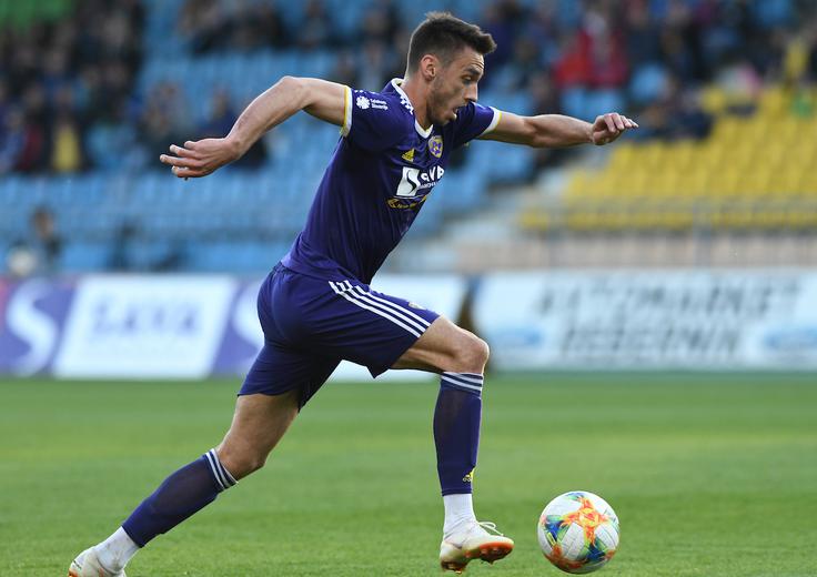 Gregor Bajde se poteguje za mesto v začetni enajsterici. | Foto: Miloš Vujinović/Sportida