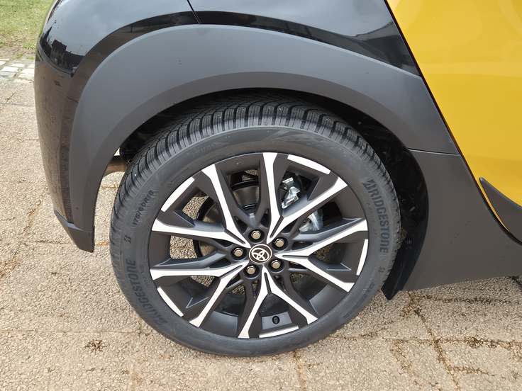 Prenovljeni aygo X je tudi zadaj dobil kolutne zavore.
 | Foto: Aleš Črnivec