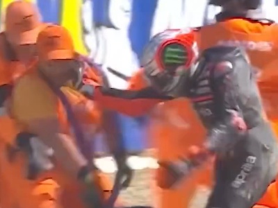 Klofuta Bezzecchija stala nastopa na VN Češke #video