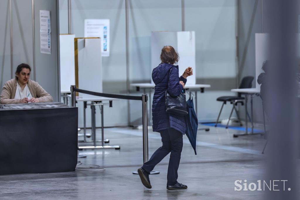Predčasno glasovanje - zakonodajni referendum o Zakonu o dodatku k pokojnini za izjemne dosežke na področju umetnosti