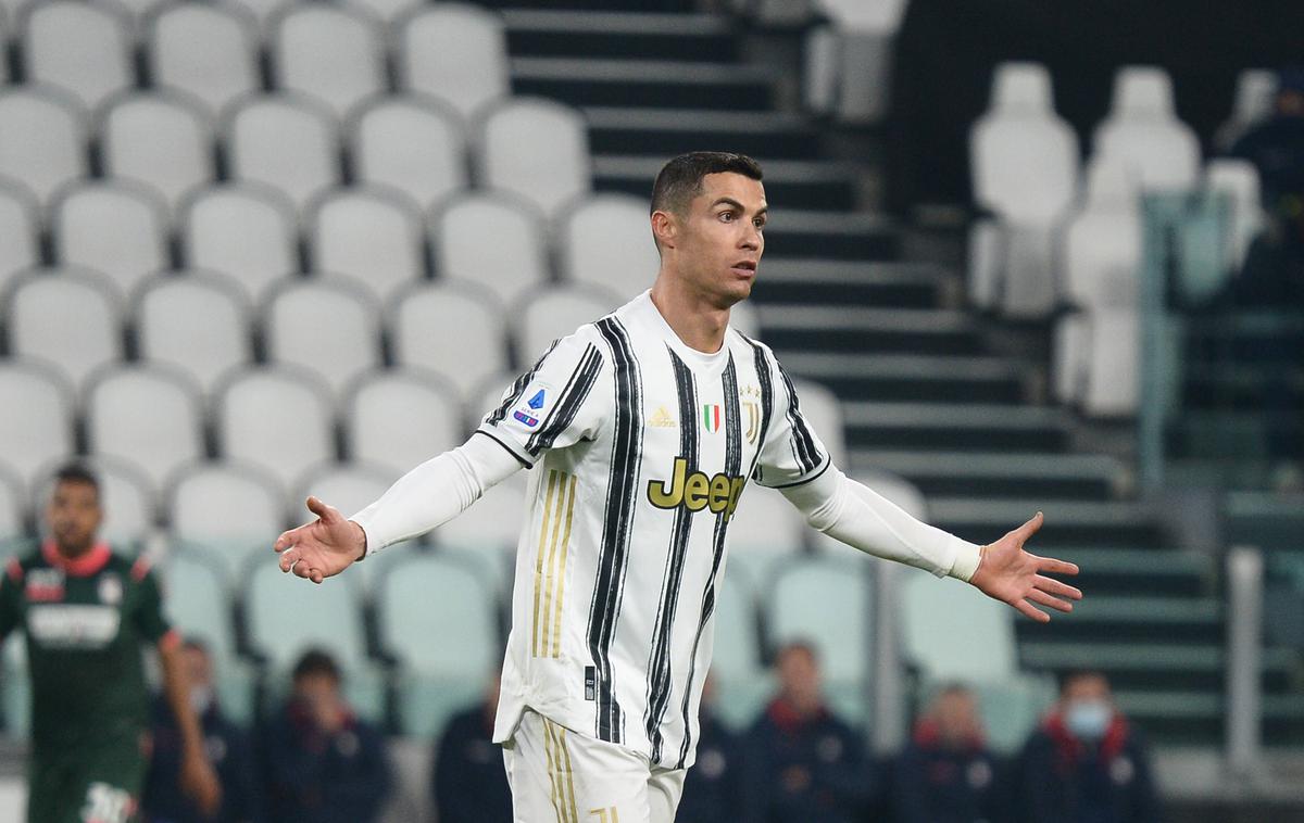 Cristiano Ronaldo | Portugalski nogometni zvezdnik Cristiano Ronaldo naj bi v Juventusu vztrajal še prihodnjo sezono, potem pa naj bi se vrnil v lizbonski Sporting, kjer je začel kariero. | Foto Guliverimage