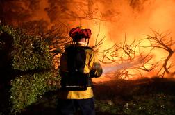 Kalifornija: dve smrtni žrtvi zaradi požara in sto tisoč evakuiranih
