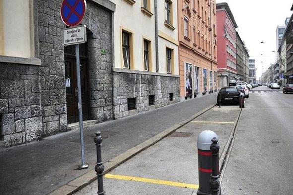 Rezervirano parkirišče v Ljubljani: Danilo Türk ga ima še do nedelje