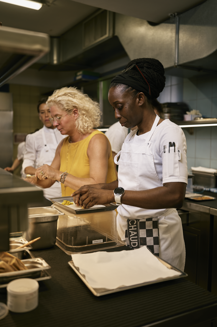 "Preživetje in zadovoljen gost sta motiva, ki nas najbolj vlečeta naprej," pravi Ana Roš Stojan.  | Foto: Foto: Ciril Jazbec