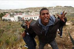 Na Lampedusi upor migrantov