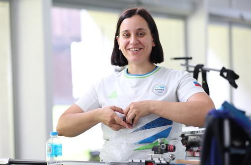 Od slovenskih strelk napredovala le Urška Kuharič