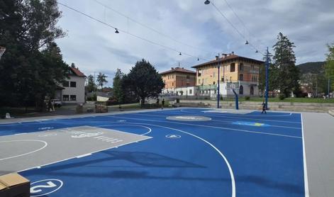 Goran Dragić razveselil otroke v Ilirski Bistrici