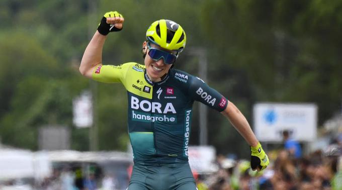 Giovanni Aleotti se je v petek veselil etapne zmage, ki mu je na koncu tudi prinesla ključno razliko v boju za skupno zmago. | Foto: BORA - hansgrohe / Sprint Cycling