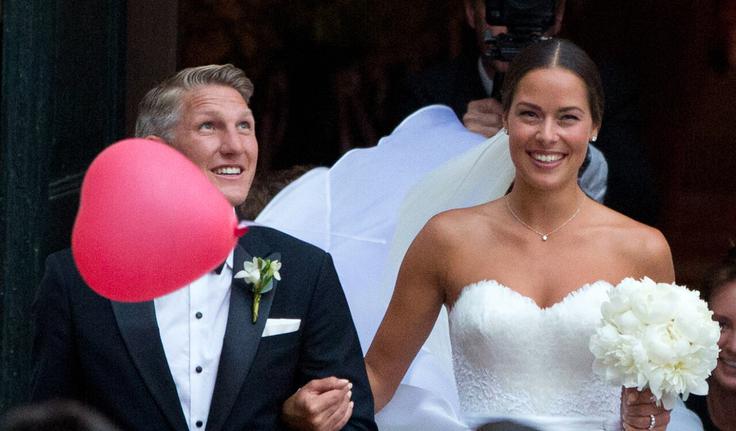 Zveza med Ano in Bastianom se je začela leta 2014, nekaj mesecev po svetovnem nogometnem prvenstvu v Braziliji. Prvi zmenek sta imela v New Yorku. Ana in Bastian sta se poročila julija 2016 v Benetkah. V zakonu so se jima rodili trije sinovi – Luka, Leon in Theo.  | Foto: Guliverimage