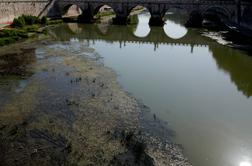 Nizka gladina Tibere ponovno razkrila ostanke antičnega Neronovega mostu