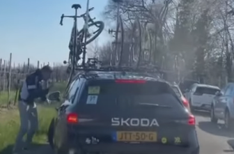 Ekipo Visma | Lease a Bike pretresel hud incident