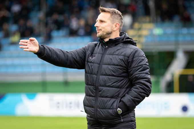 Almir Sulejmanović se je umaknil z mesta glavnega trenerja in bo pri Taboru po novem pomočnik. | Foto: Blaž Weindorfer/Sportida