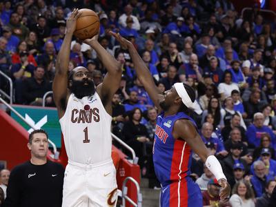Drama v Detroitu, zimzeleni Harden Cleveland popeljal do zaključne žoge