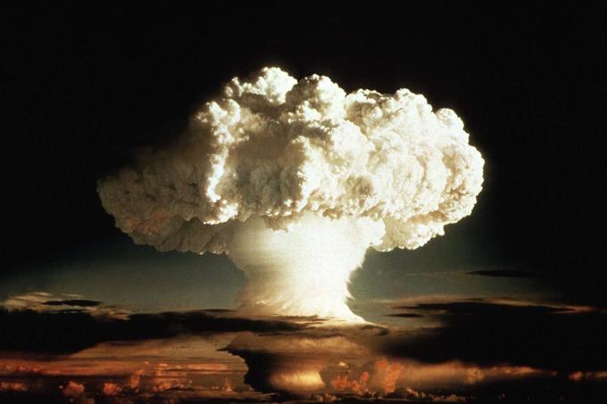 Primerjava: atomska bomba, ki so jo ZDA leta 1945 odvrgle na Hirošimo, ustreza eksploziji 15 kiloton (15 tisoč ton) TNT. | Foto: Reuters