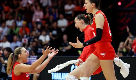 Turkinje še nadgradile največji uspeh, uvrstile so se v finale