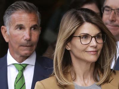 Po 27 letih zakona: igralka Lori Loughlin in oblikovalec Mossimo Giannulli sta se razšla