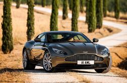    Aston Martin po desetih letih spet služi denar