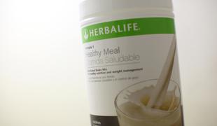 Herbalife se je z milijoni izognil uradni razglasitvi za piramidno shemo