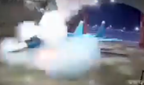 Objavljen srhljiv posnetek grozljive nesreče na ruskem letališču #video